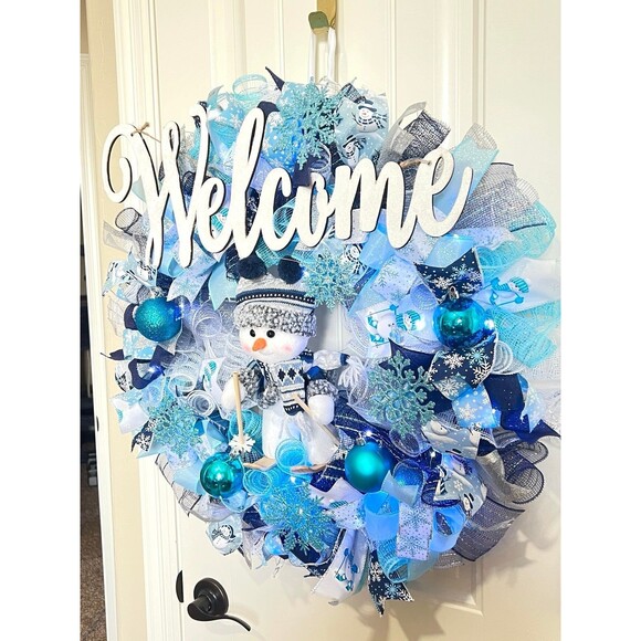 XL Handmade Christmas Holiday Skiing Snowman Ribbon Prelit Wreath 26 ins LED - Picture 3 of 11